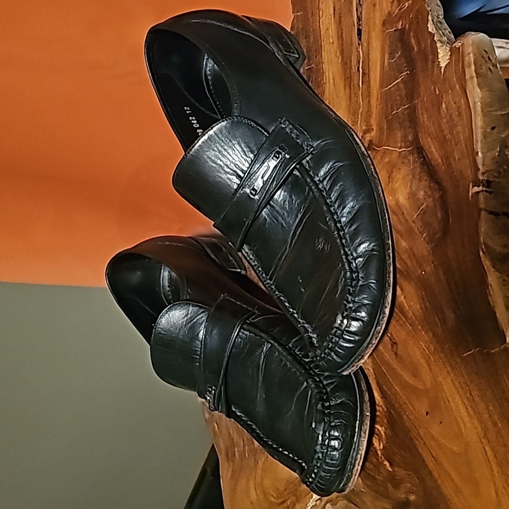 Men's Florshiem-black leather dress shoes. Size 12. Great condition